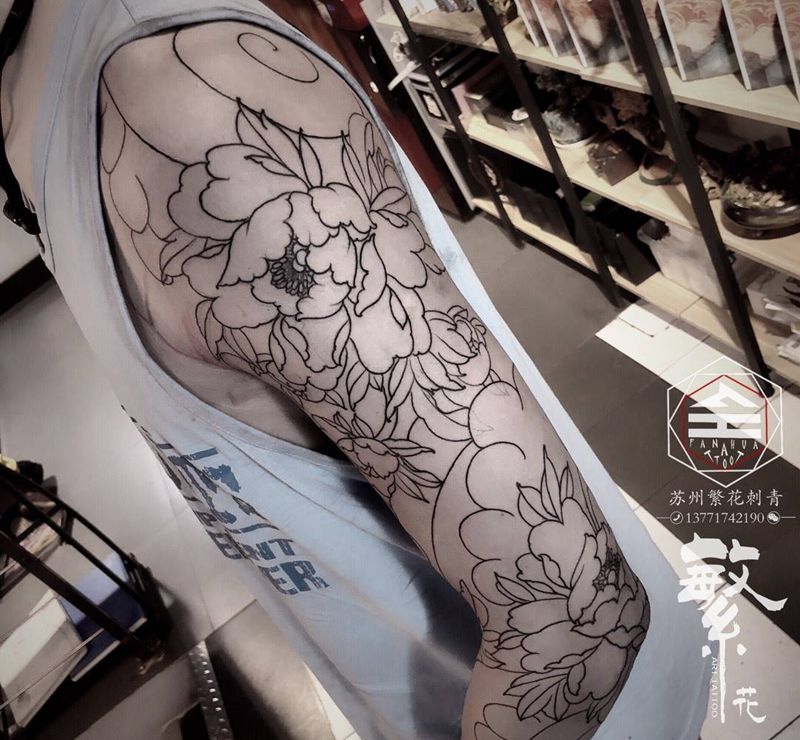 花臂割线纹身图片_手稿手臂欧美写实清新原创植物花臂纹身图案