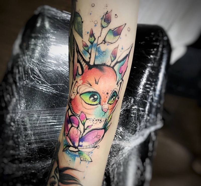 水彩猫纹身图片_成品手部清新动物纹身图案