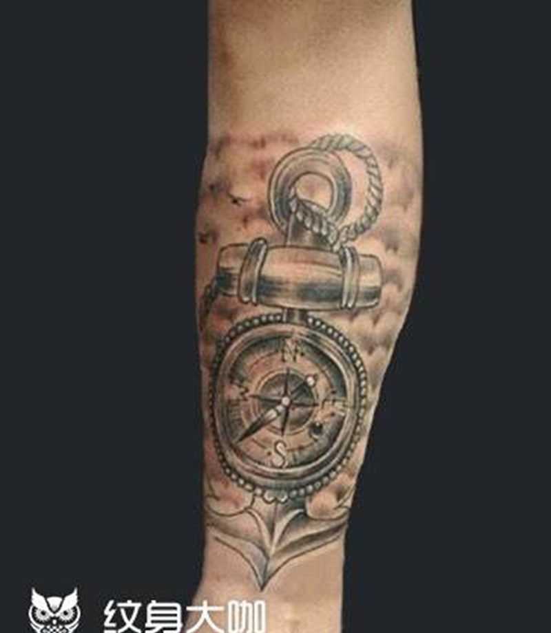 钟纹身图片