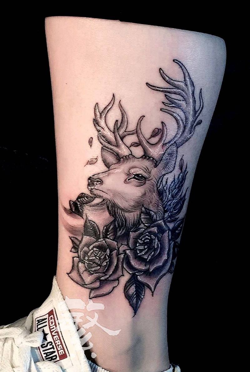 麋鹿（禄）纹身图片_手稿成品腿部脚部传统写实动物鹿纹身图案