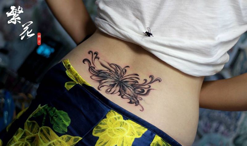 彼岸花 狮子纹身图片_成品手稿传统欧美植物动物清新写实腿部腰部纹身图案