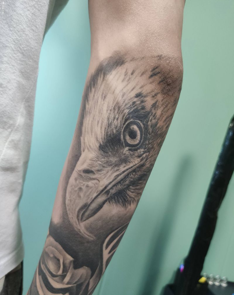 老鹰恢复纹身图片_欧美写实纹身图案