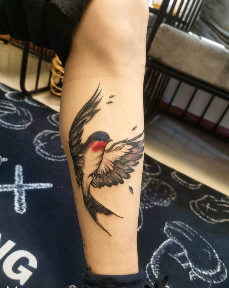 燕子纹身图片_腿部水彩纹身图案