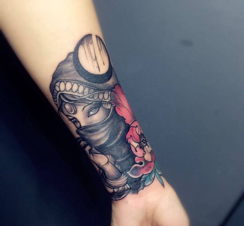 遮盖旧图纹身图片_成品手臂欧美植物人物纹身图案