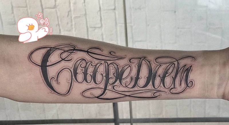 苏州原创花体字纹身图片_手部花体字纹身图案