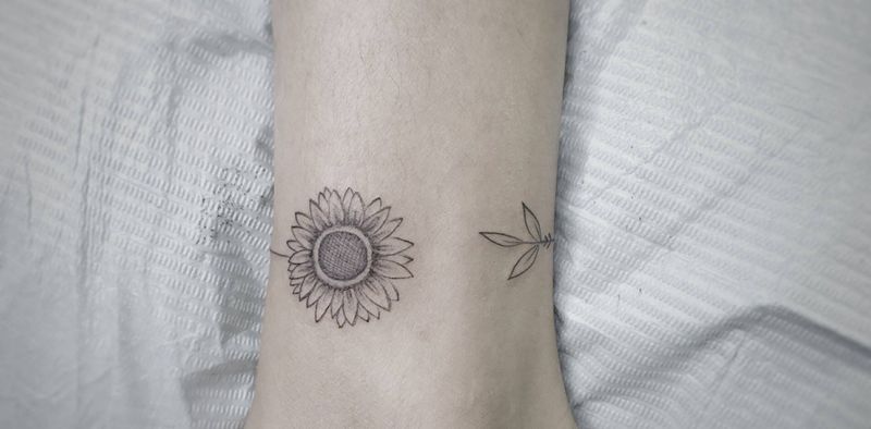 脚踝纹身图片_脚部纹身图案