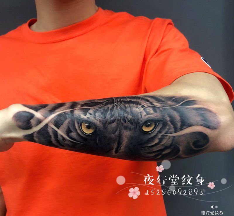 虎纹身图片_手臂欧美写实纹身图案
