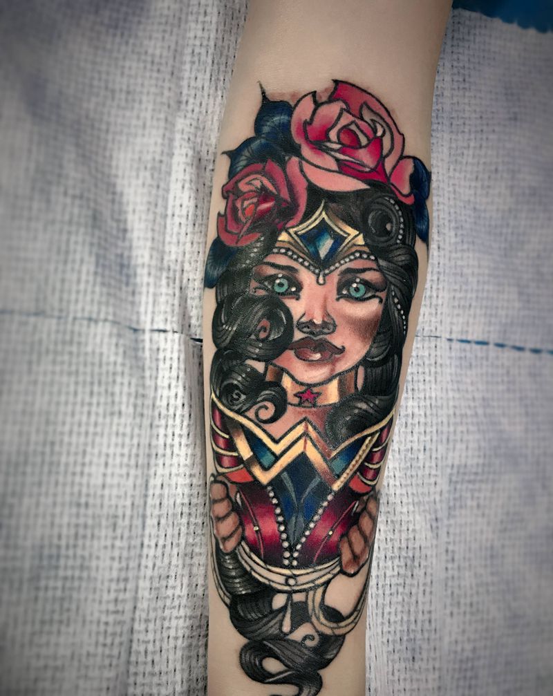 school女郎纹身图片_手臂手部New School女郎纹身图案