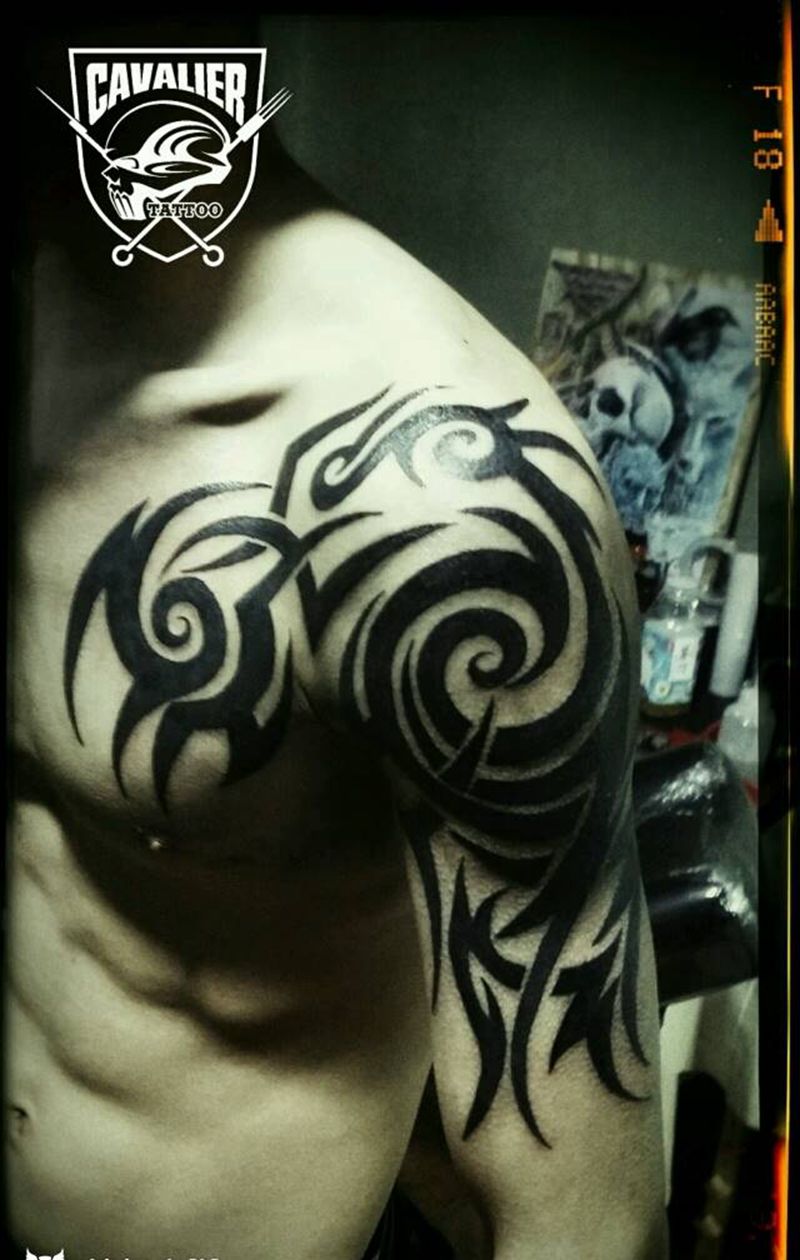 图腾纹身图片_胸部手臂传统几何图腾2017成品纹身图案