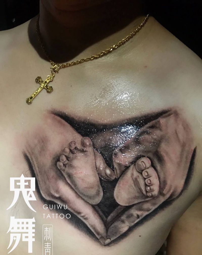 爱❤️纹身图片_胸部欧美写实纹身图案