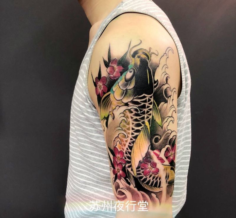 鲤鱼纹身图片_成品手臂传统动物植物纹身图案