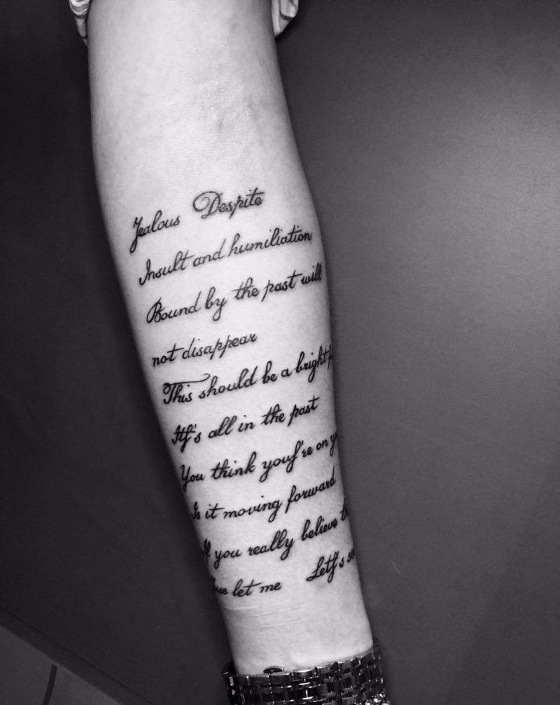 字母纹身图片_成品肩部手臂手部背部腰部腿部清新字符纹身图案