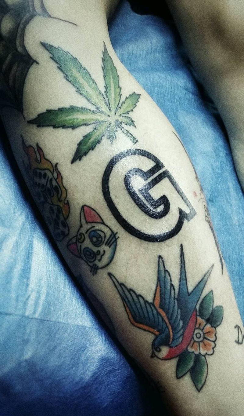Old  school花腿拼接纹身图片_腿部欧美传统字符动物人物植物鬼神原创成品纹身图案