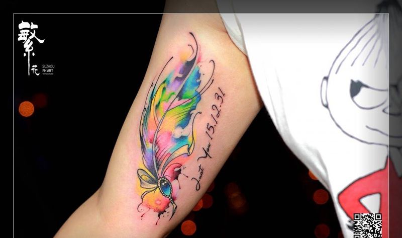 泼墨羽毛纹身图片