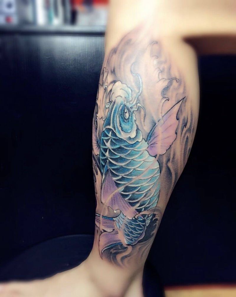 鲤鱼纹身图片_成品腿部肩部背部手臂传统清新动物纹身图案