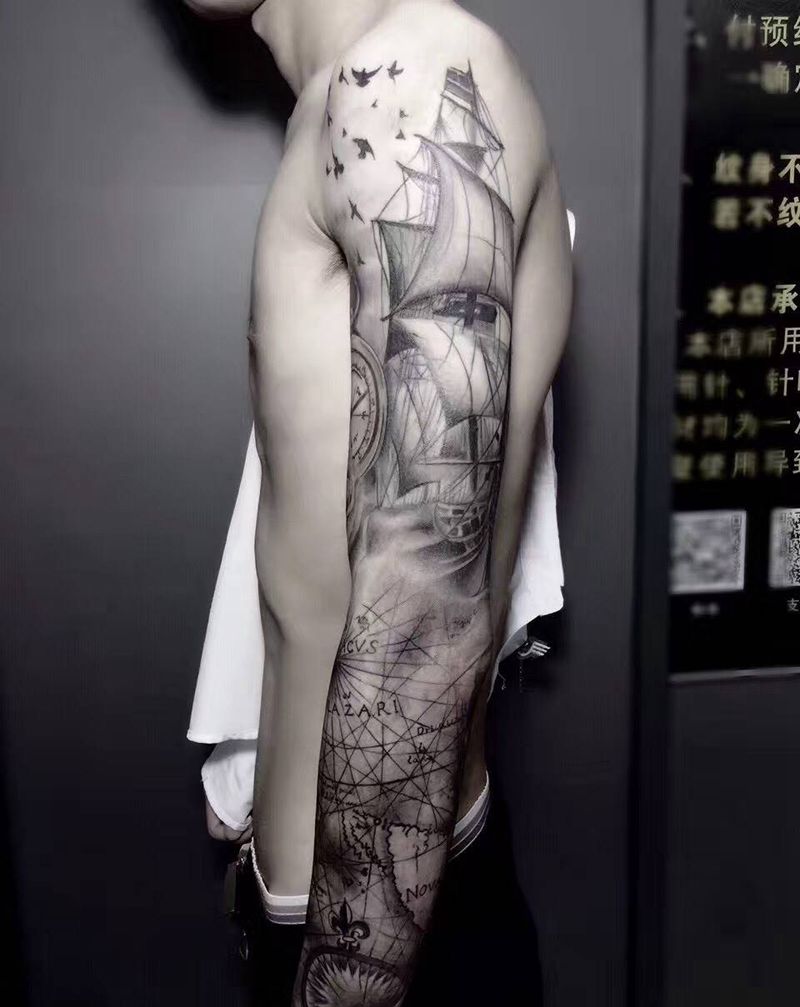 黑灰花臂纹身图片