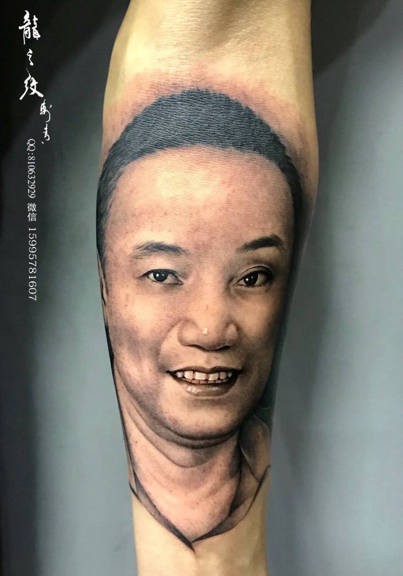 寸照肖像纹身图片_手臂欧美写实肖像龙之纹刺青纹身图案