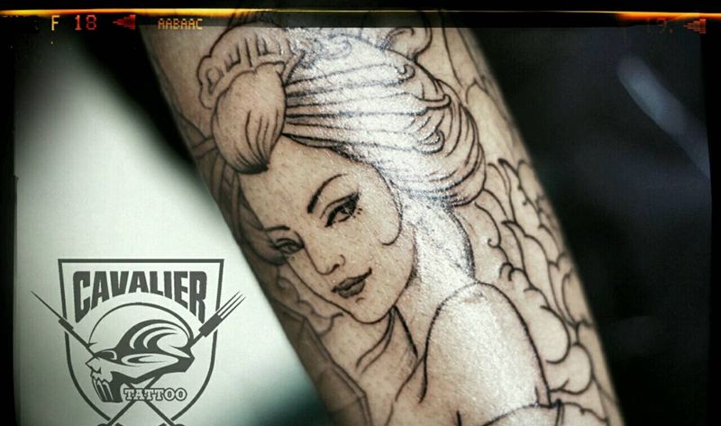 艺妓线条纹身图片_手臂传统肖像写实国画人物成品纹身图案