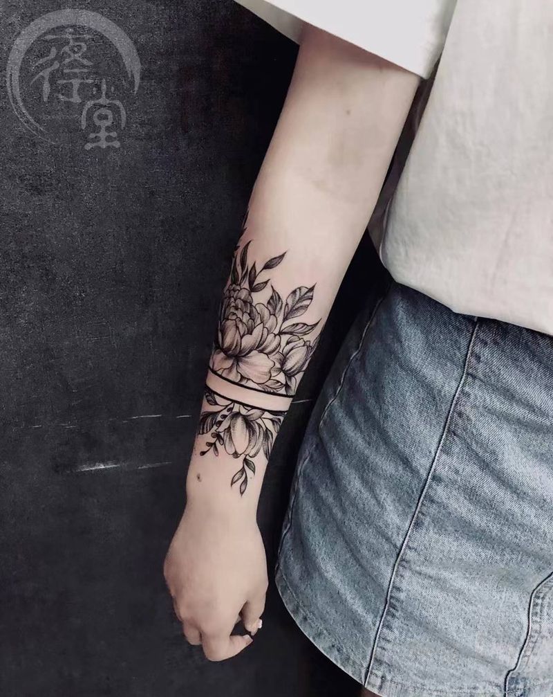 素花纹身图片_手臂新传统点刺素花