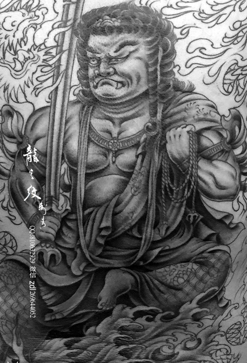 不动明王纹身图片_成品背部传统人物鬼神宗教龙之纹刺青纹身图案