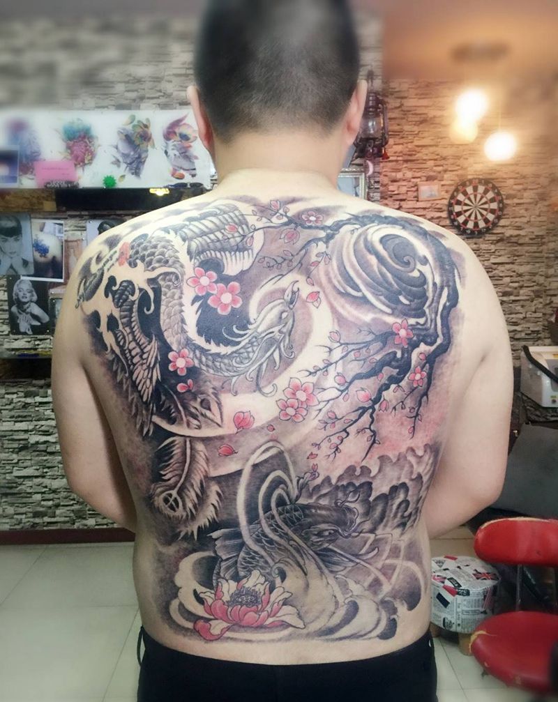 满背纹身图片