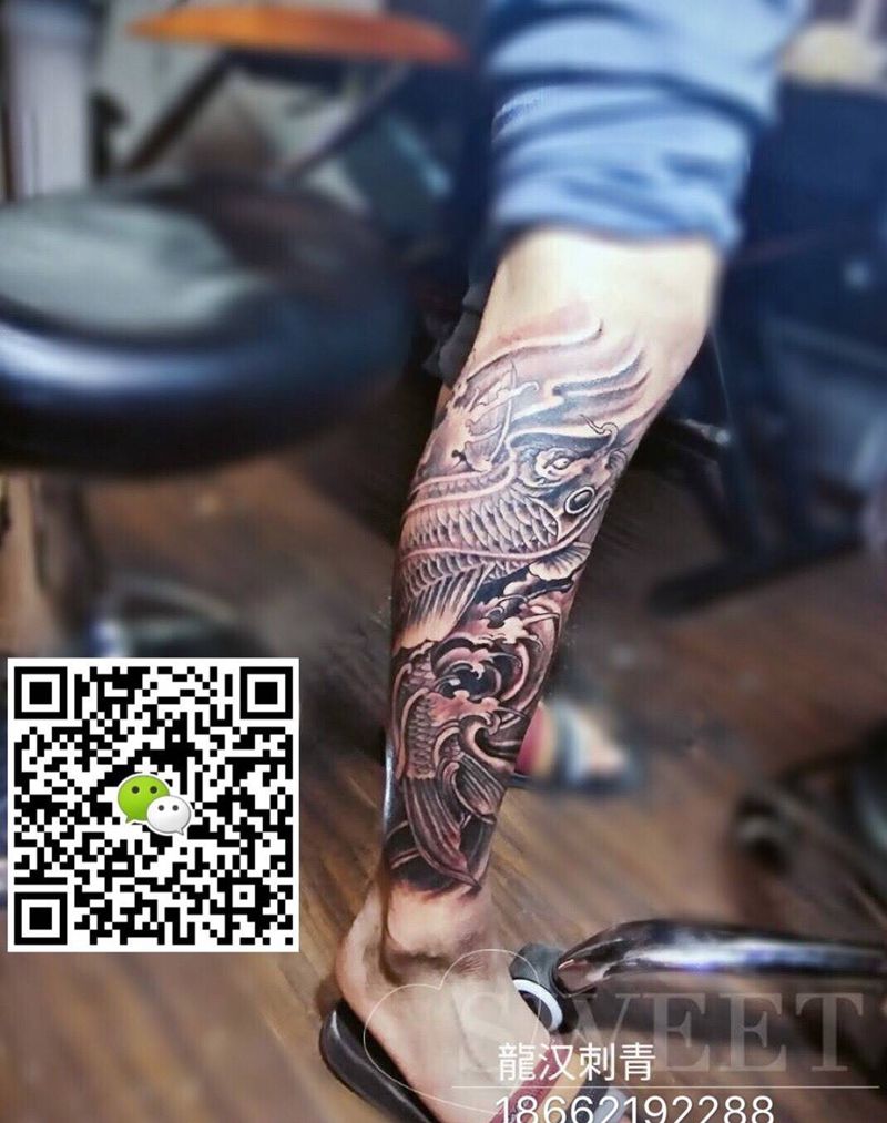 鲤鱼包腿纹身图片