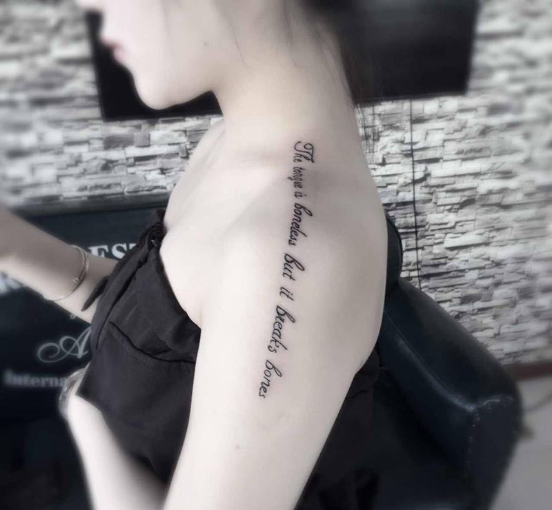 各种小图纹身图片_成品肩部胸部脚部背部清新字符植物静物纹身图案