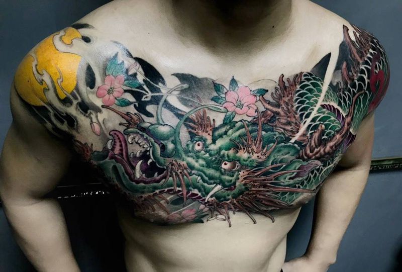 新传统龙纹身图片_胸部新传统纹身图案