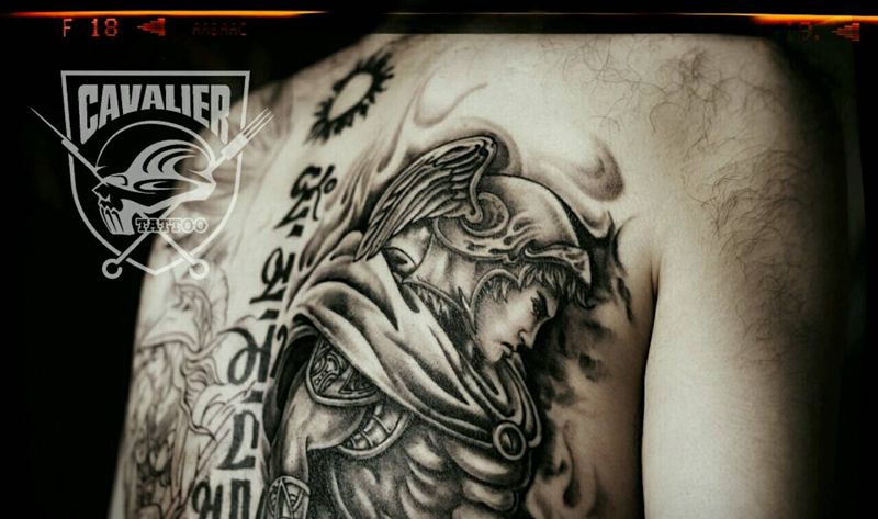 先做一半纹身图片_背部欧美肖像写实人物鬼神宗教花2017成品纹身图案