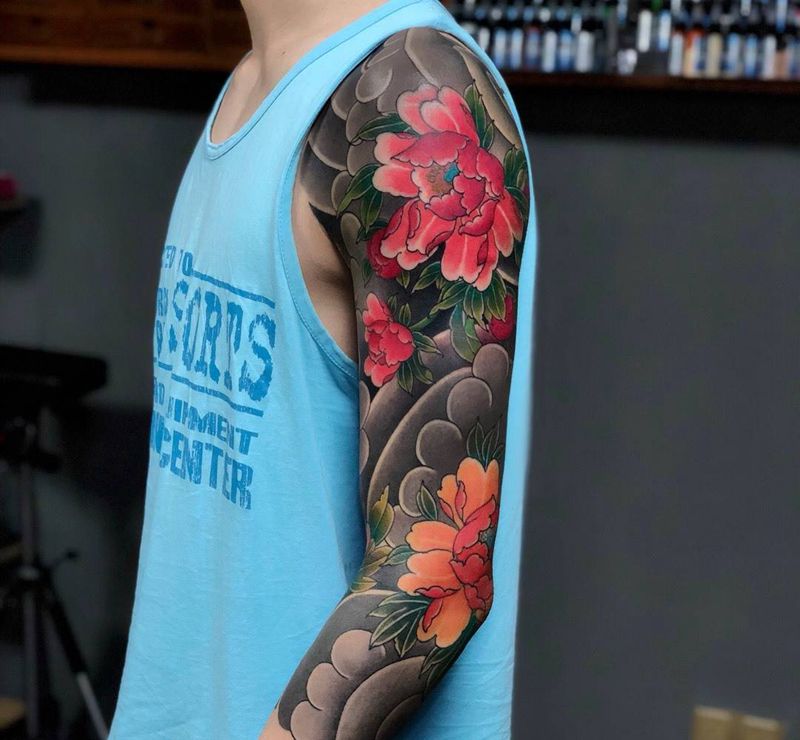 七分袖传统牡丹纹身图片