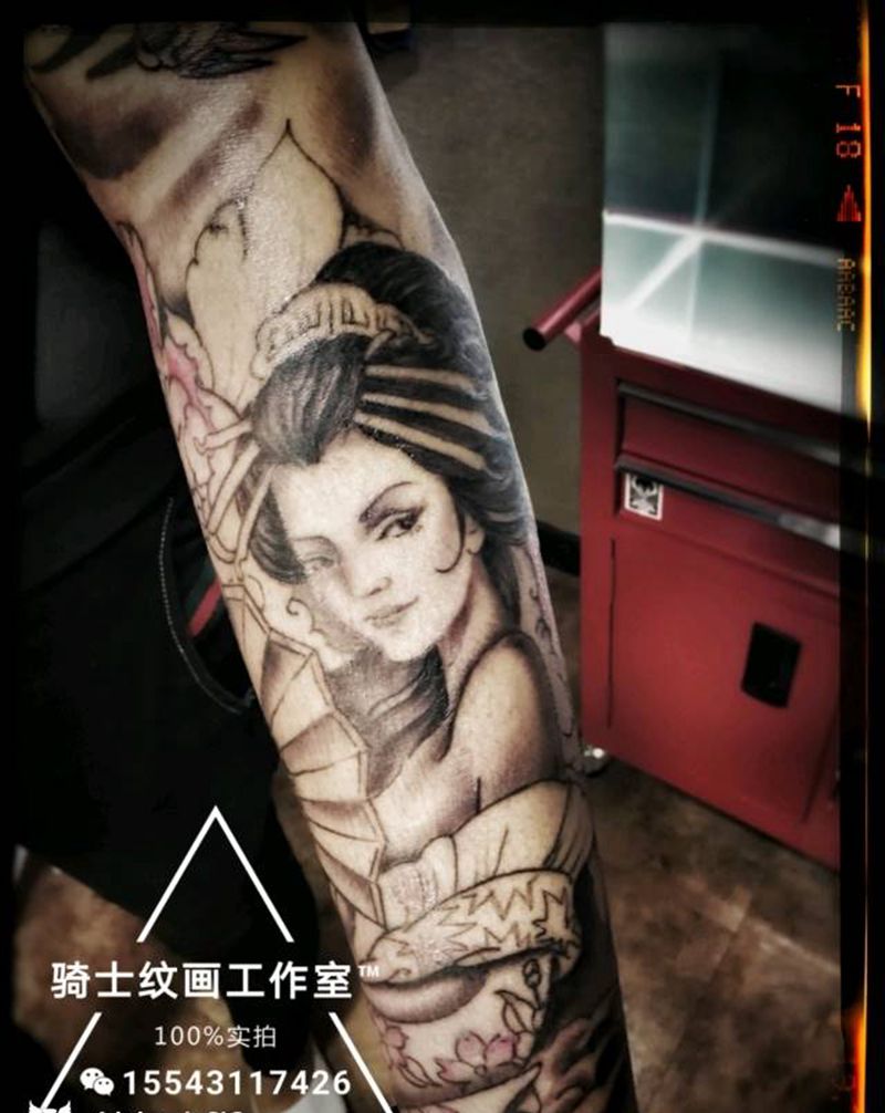 先弄这些吧，下次继续纹身图片_手臂传统肖像国画人物植物原创成品纹身图案