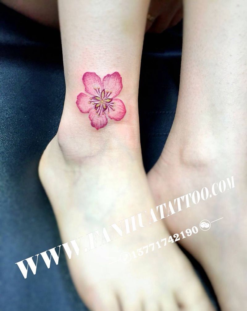 樱花，燕子感觉好春天纹身图片