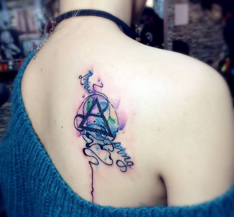 水彩遮盖纹身图片_成品背部肩部手臂腿部清新欧美动物颈部静物纹身图案