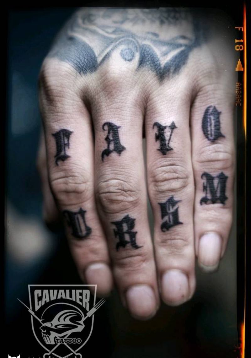 手指纹身图片_手部欧美清新几何字符成品纹身图案