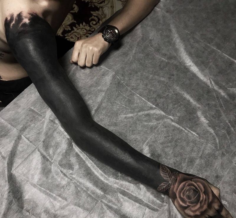 黑臂纹身图片_成品手臂写实原创植物纹身图案