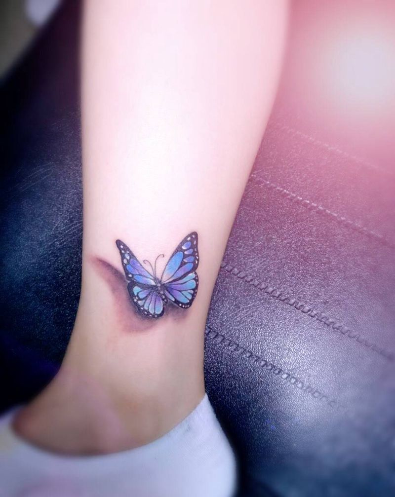 小蝴蝶纹身图片_成品颈部肩部胸部脚部手部腿部清新传统动物纹身图案