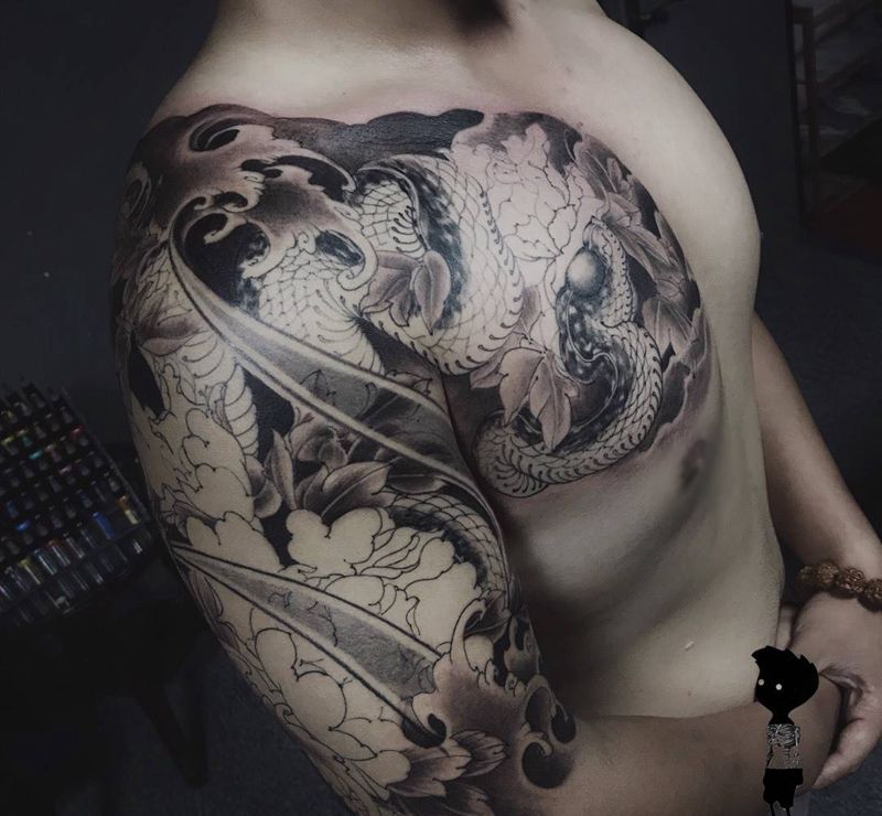 新传统牡丹蛇纹身图片