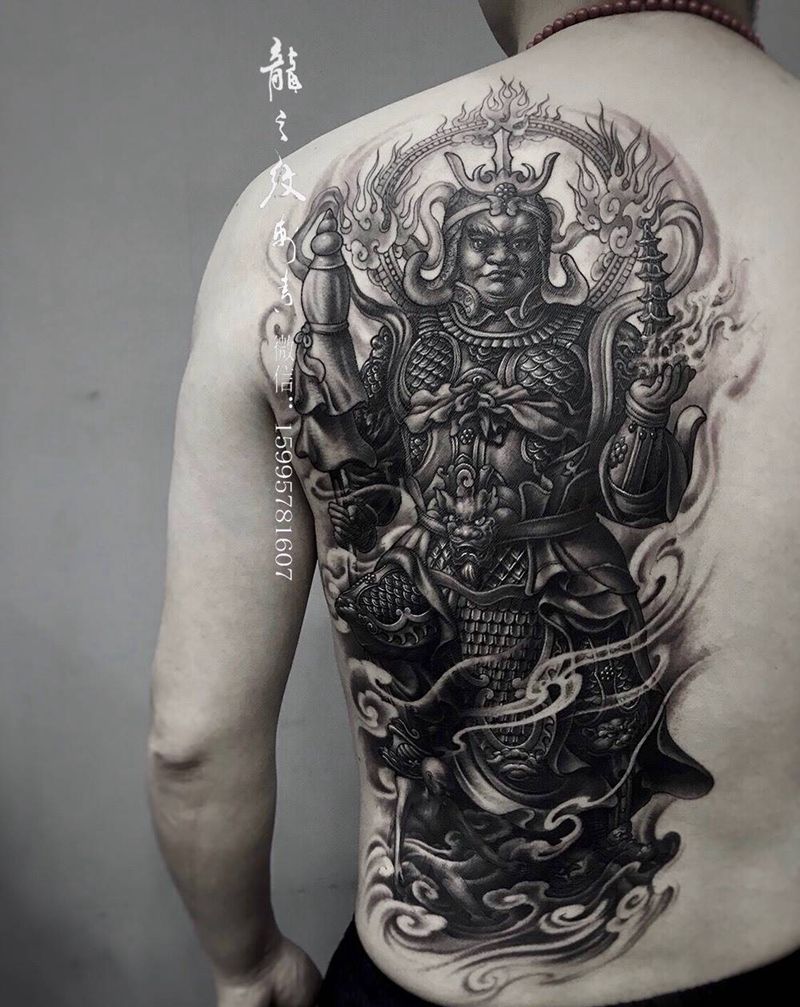 多闻天王纹身图片_成品背部传统鬼神人物龙之纹刺青苏州纹身图案