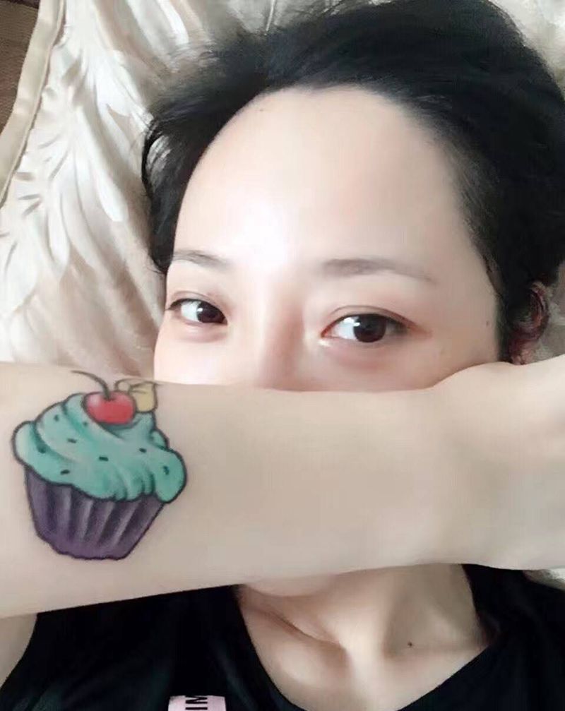 冰激凌买家秀纹身图片_成品腿部手臂背部胸部肩部清新欧美静物脚部纹身图案