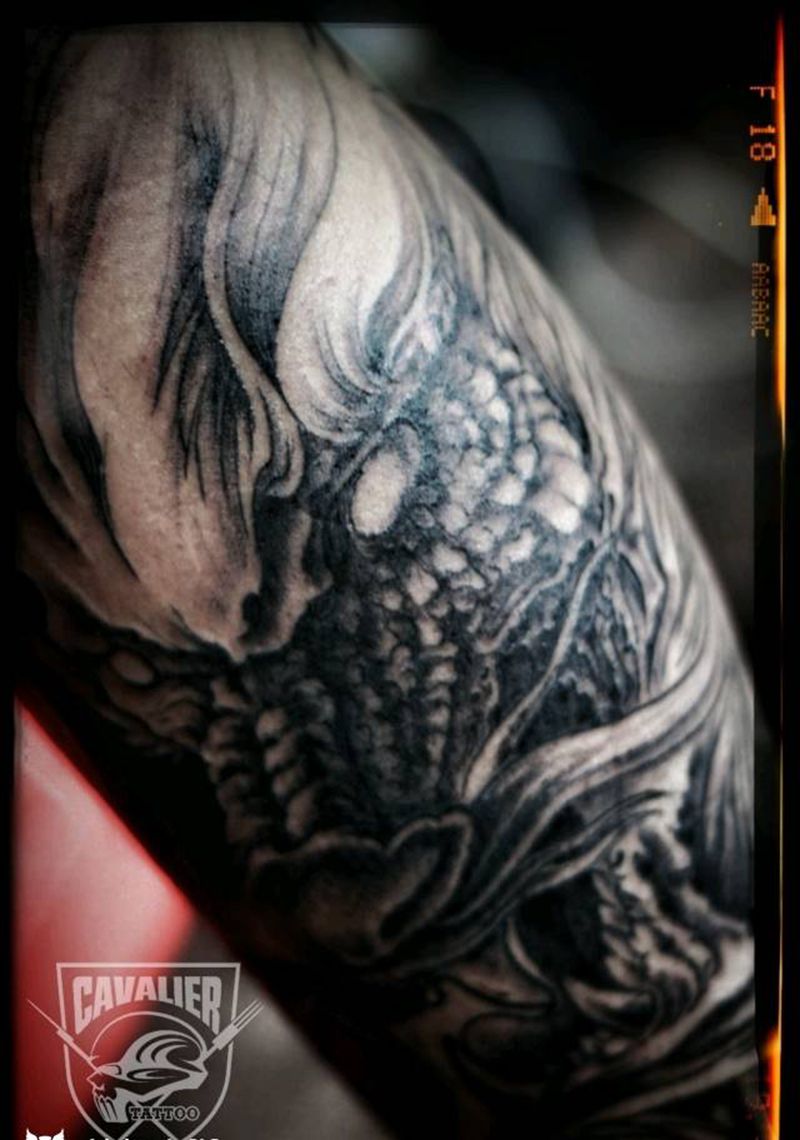 龙纹身图片_腿部传统鬼神图腾原创成品纹身图案