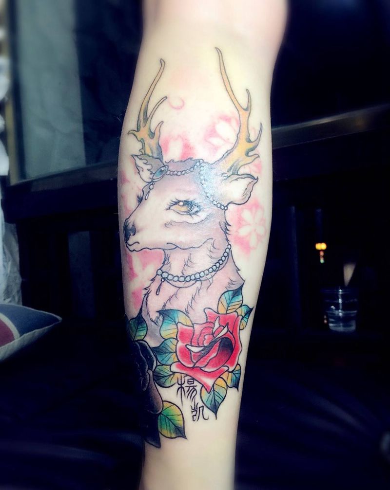 小鹿纹身图片_成品腿部背部手臂肩部清新动物植物腰部纹身图案