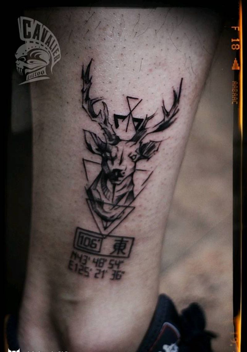 鹿  速写风格纹身图片_腿部欧美清新几何字符动物成品纹身图案