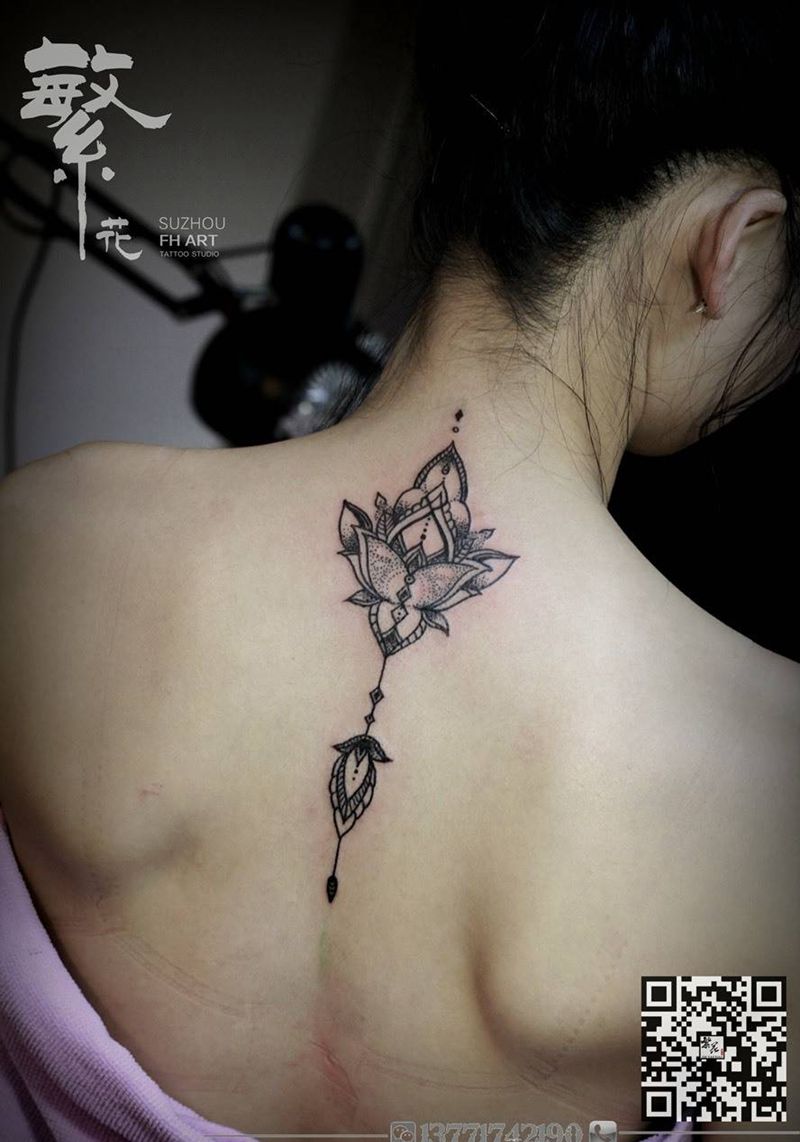 线条点刺类纹身图片