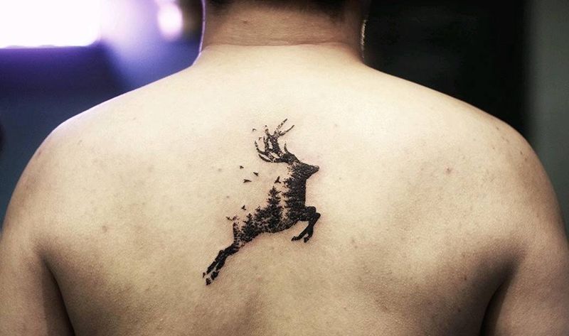 deer纹身图片_背部几何鹿纹身图案