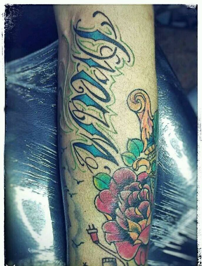 花体其卡诺纹身图片_手臂欧美传统字符静物原创花体英文其卡诺英吹风机成品纹身图案