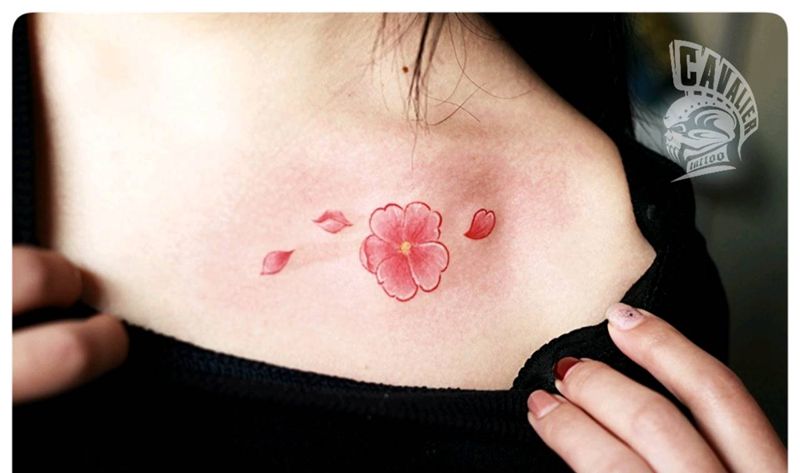 桃花飘洋过海来看你纹身图片_胸部清新植物原创成品纹身图案