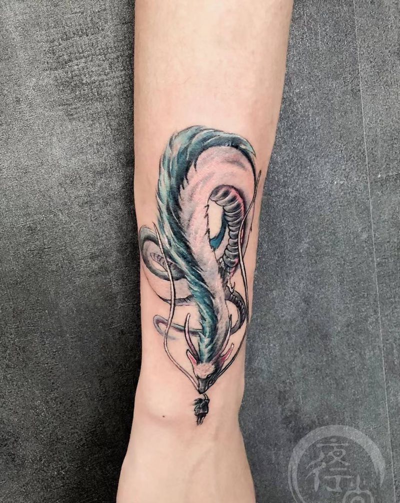 龙纹身图片_手部手臂欧美写实水彩纹身图案