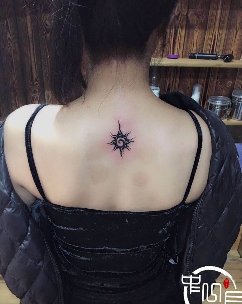 图腾纹身图片_背部纹身图案