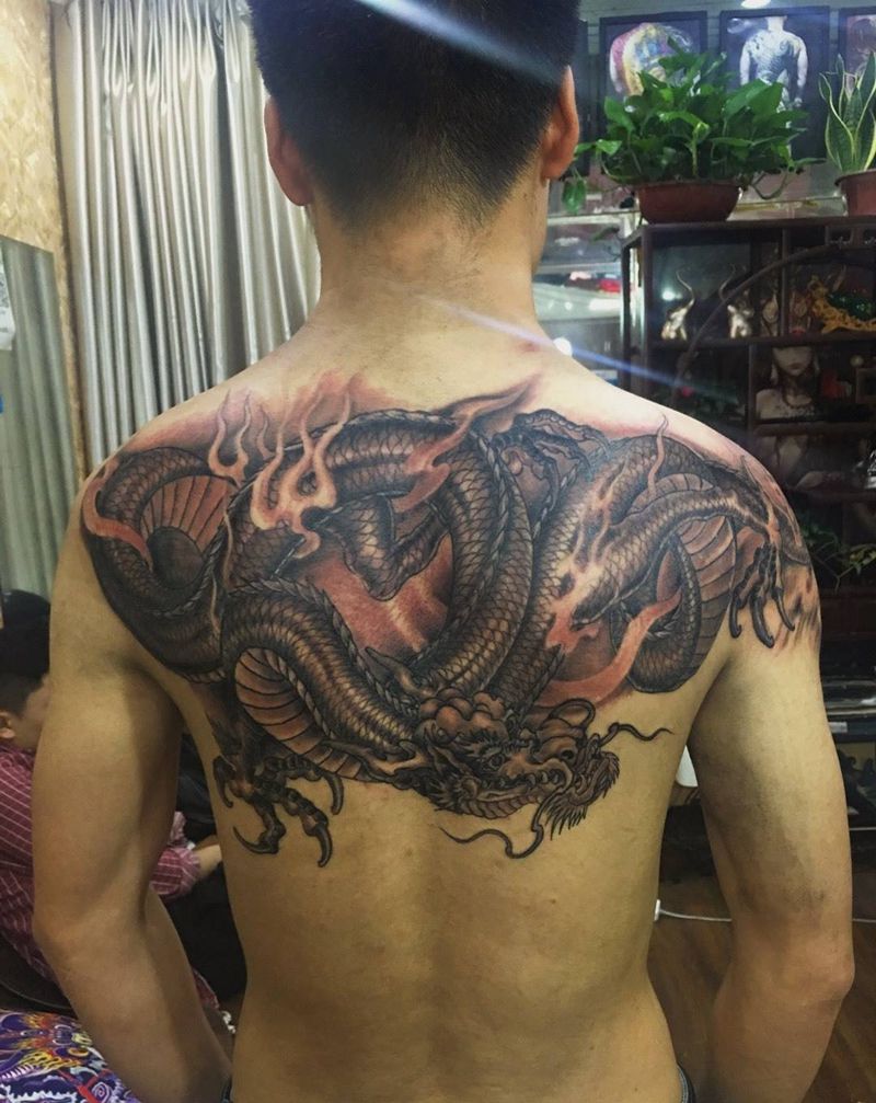 龙纹身图片_成品背部传统动物纹身图案