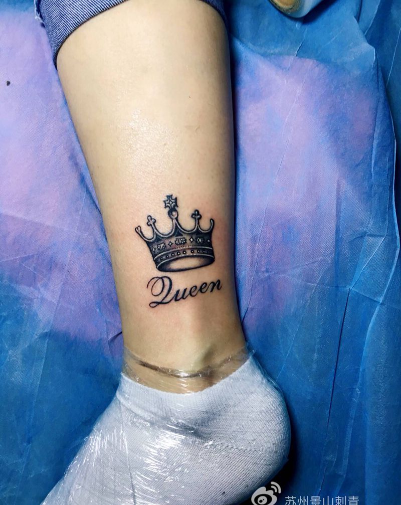 皇冠纹身图片_腿部纹身图案